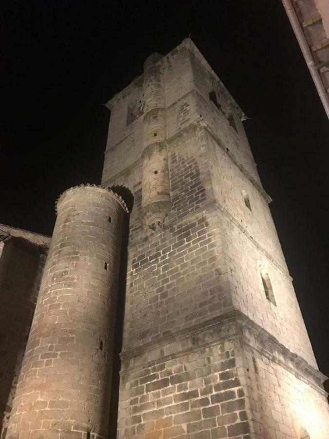 Los Callejones Arenas de San Pedro Eksteriør bilde